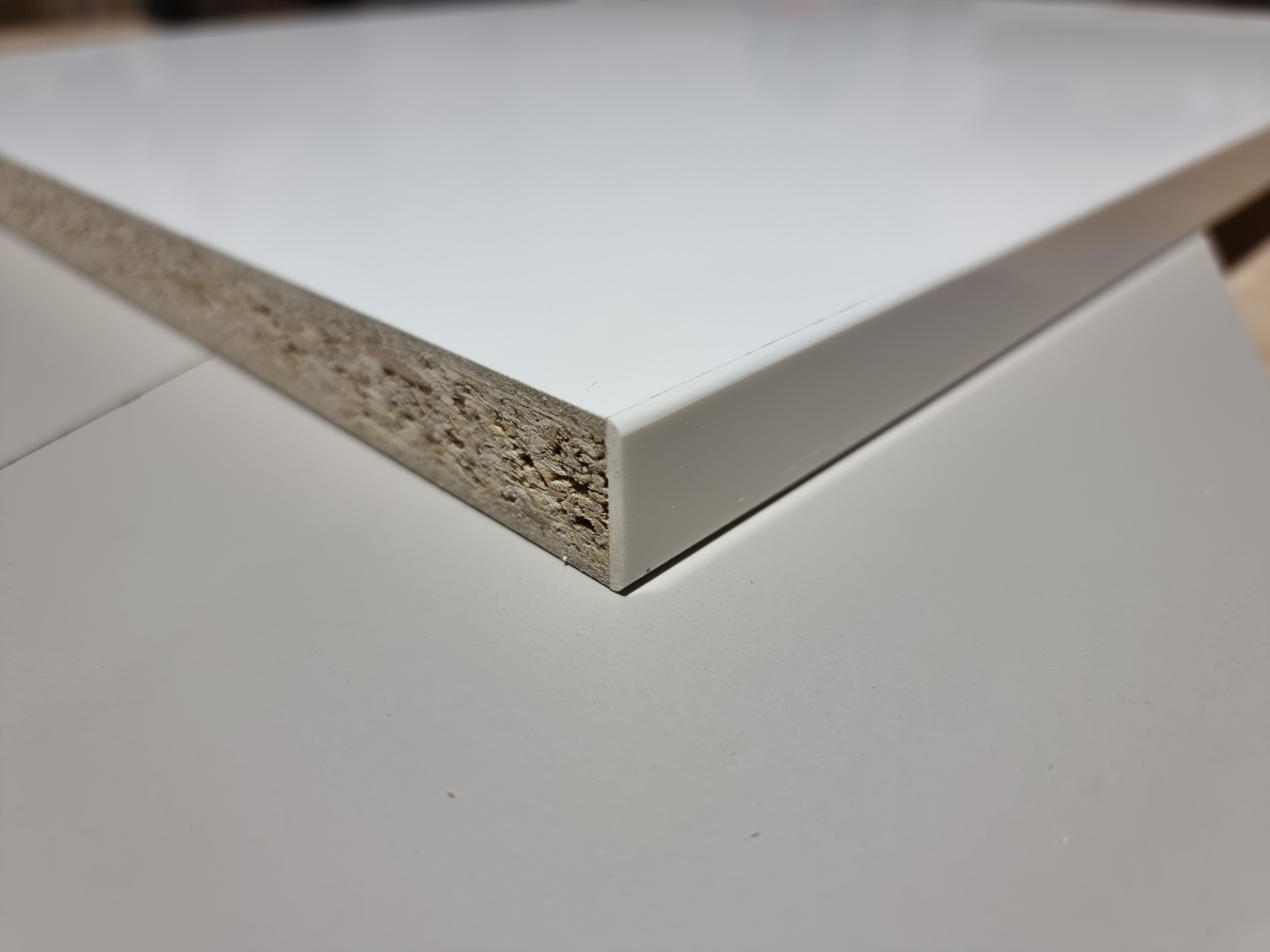 25 mm Holzplatte beschichtet WEISS HOCHGLANZ Größe bis 1,5 m² mit ABS-Kante 